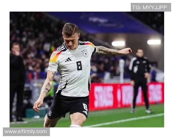 克罗斯：从中场指挥官到足球战术革新的引领者